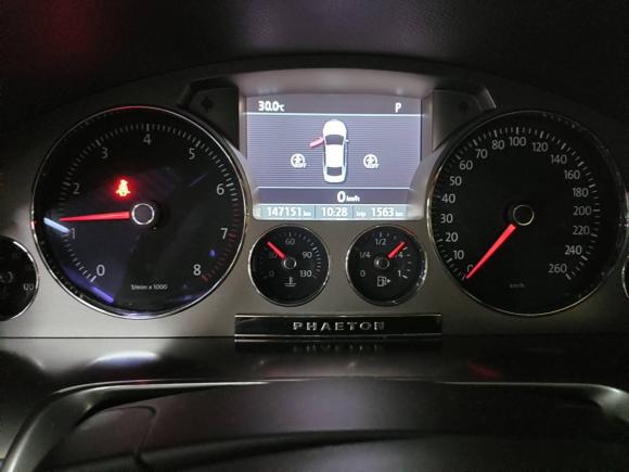 [上海·沪D] 二手大众辉腾2011款 3.6L V6 5座加长舒适版