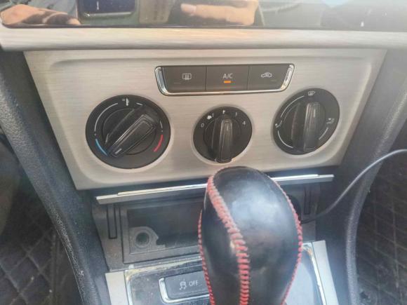 [杭州·浙A] 二手大众朗逸2013款 1.6L 自动舒适版