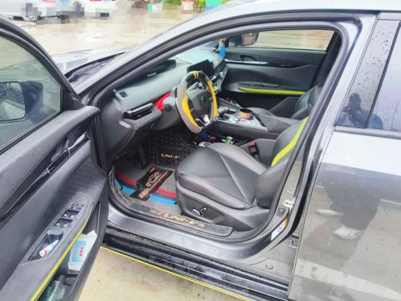 [上海·沪E] 二手长安长安UNI-V2022款 1.5T 运动版