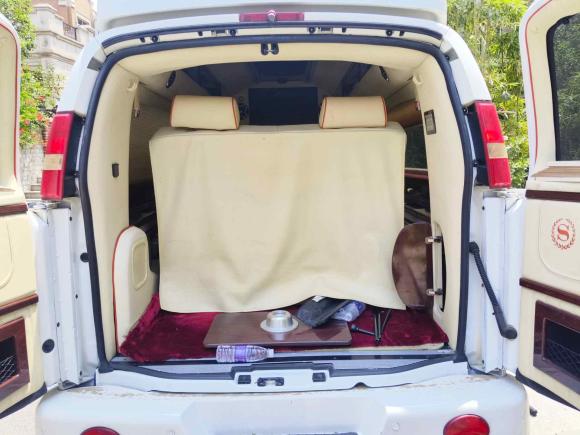 [济南·鲁A] 二手GMCSAVANA2011款 6.0L 商务之星7座