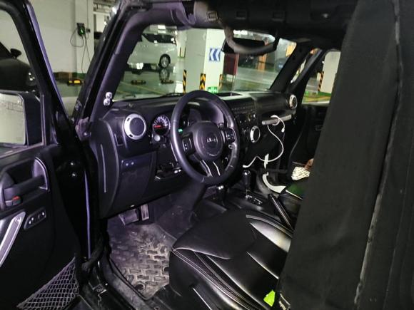 [杭州·浙A] 二手Jeep牧马人2015款 3.6L Rubicon 两门舒享版
