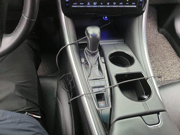 [上海·苏U] 二手丰田亚洲龙2023款 双擎 2.5L 豪华版