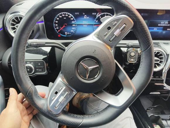 [上海·沪D] 二手奔驰奔驰A级2020款 A 200 L 运动轿车