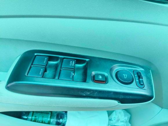 [深圳·粤P] 二手本田锋范经典2012款 1.5L 自动精英版