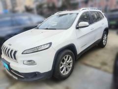 [青岛·鲁B] Jeep自由光2016款 2.4L 专业智能版