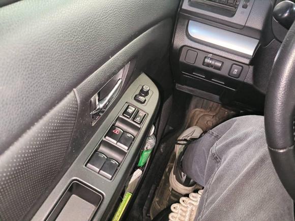 [广州·粤V] 二手斯巴鲁斯巴鲁XV2012款 2.0i 豪华导航版