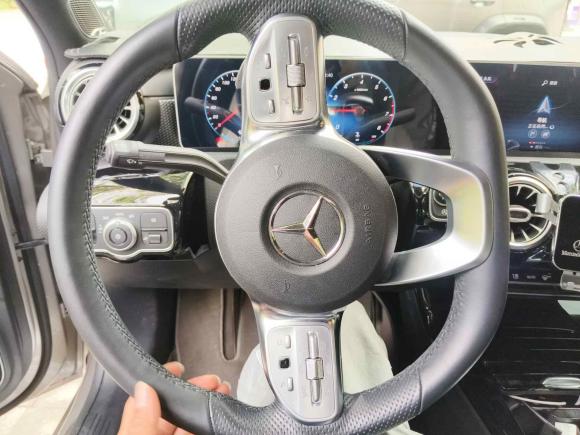 [上海·沪C] 二手奔驰奔驰A级2019款 A 200 L 运动轿车