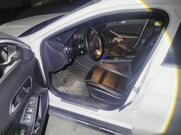 [上海·沪D] 二手奔驰奔驰GLA2018款 GLA 200 动感型