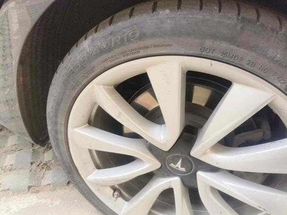 [上海·沪A] 二手特斯拉Model 32019款 标准续航后驱升级版