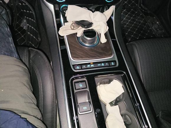 [武汉·鄂A] 二手捷豹捷豹XFL2020款 XFL 2.0T P250 两驱豪华版