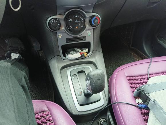 [上海·苏K] 二手福特嘉年华2013款 两厢 1.5L 自动时尚型