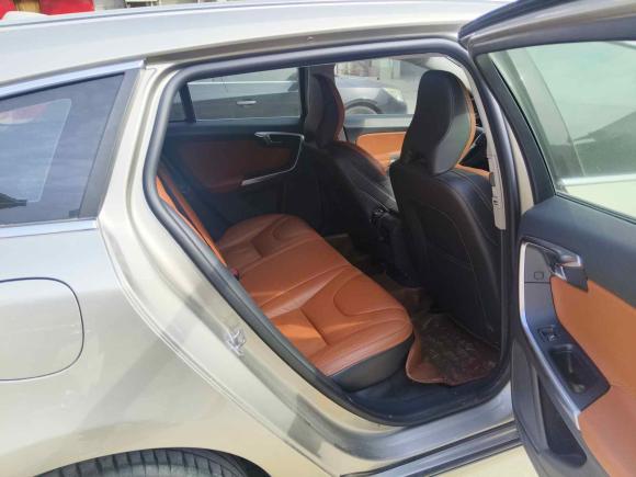 [西安·陕A] 二手沃尔沃沃尔沃V602015款 T5 智雅版