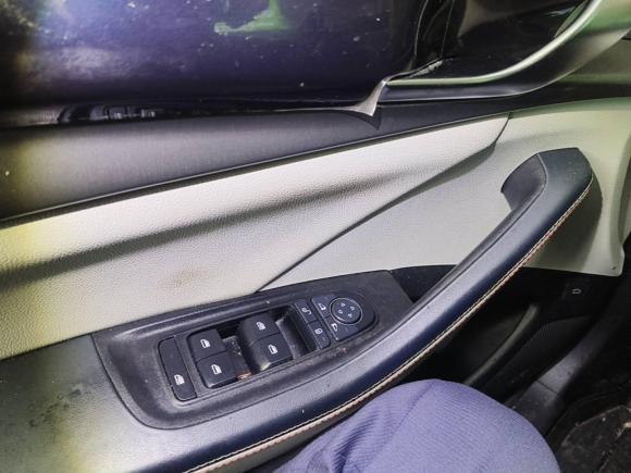 [深圳·粤B] 二手比亚迪秦PLUS2021款 DM-i 120KM 尊贵型