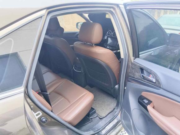 [苏州·苏E] 二手比亚迪比亚迪S72017款 2.0T 自动尊贵型