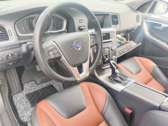 [济南·鲁A] 二手沃尔沃沃尔沃V602016款 Cross Country T6 AWD