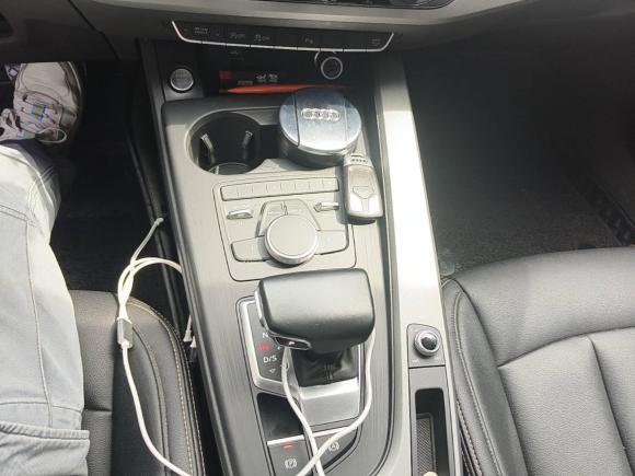 [上海·晋A] 二手奥迪奥迪A4L2018款 30周年年型 40 TFSI 进取型