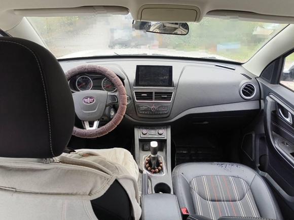 [芜湖·吉E] 二手奔腾奔腾X402018款 网红版 1.6L 手动舒适型