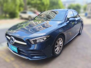 奔驰奔驰A级2019款 改款 A 200 L 运动轿车