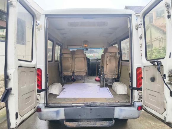 [金华·苏F] 二手依维柯依维柯褒迪2012款 2.5T-A32 基本型