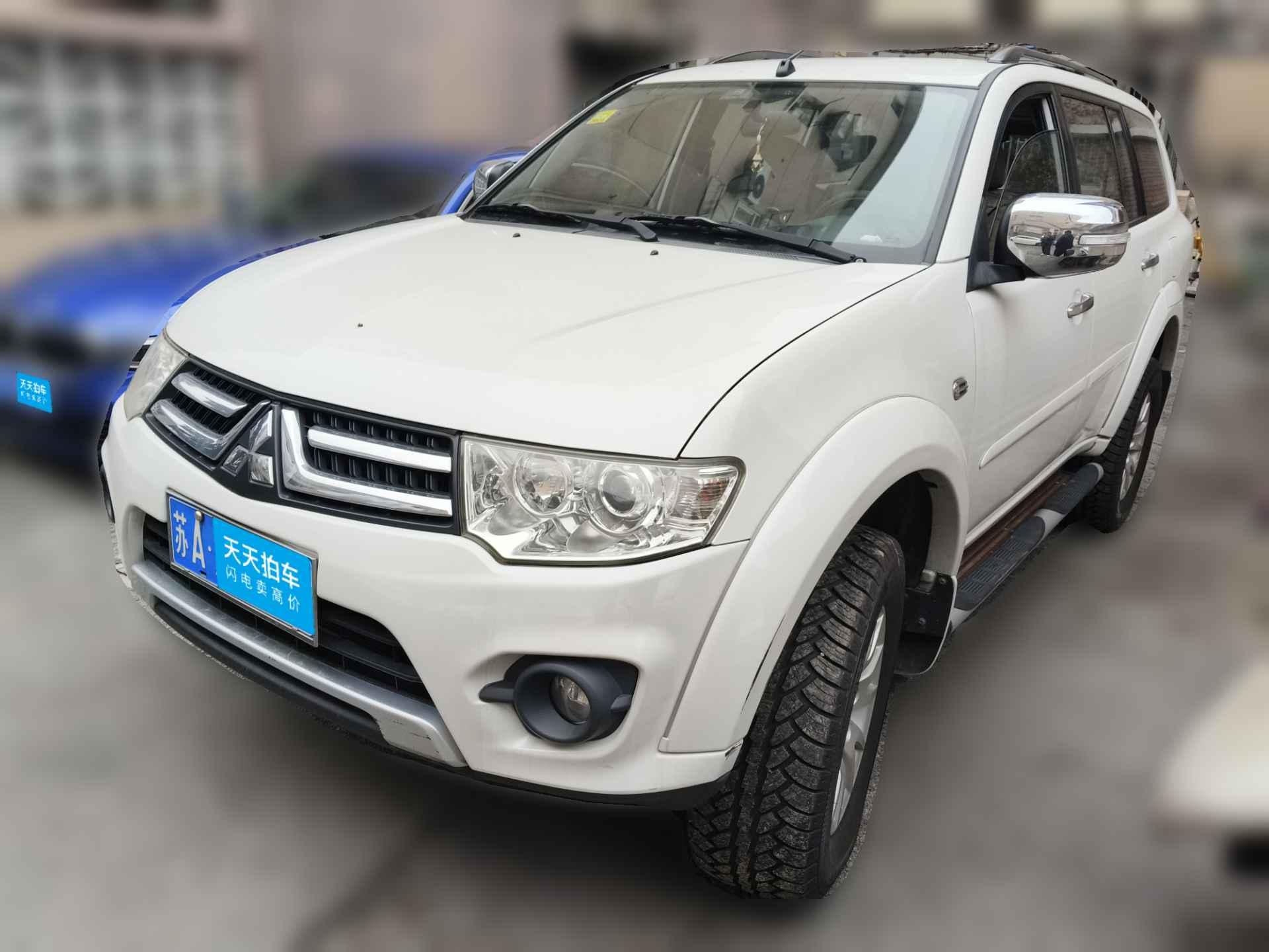 [南京·苏A] 三菱帕杰罗·劲畅2013款 3.0L 自动四驱行政版