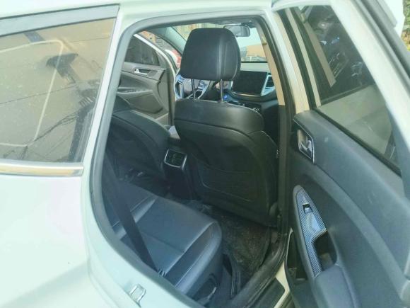 [上海·沪B] 二手现代途胜2015款 1.6T 双离合两驱智能型