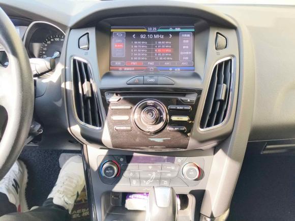 [青岛·鲁B] 二手福特福克斯2015款 三厢 1.6L 自动风尚型