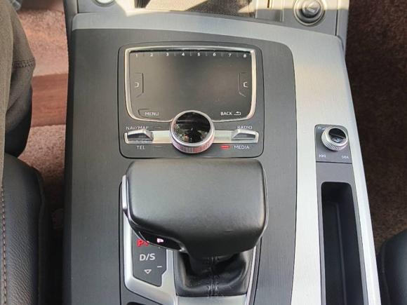 [广州·粤A] 二手奥迪奥迪Q5L2018款 40 TFSI 荣享时尚型 国VI