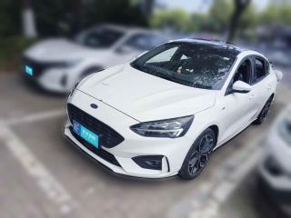福特福克斯2021款 三厢 EcoBoost 180 自动ST Line