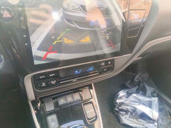 [上海·鄂F] 二手丰田卡罗拉2017款 改款双擎 1.8L E-CVT领先版