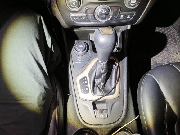 [芜湖·皖B] 二手Jeep自由光2014款 2.4L 豪华版