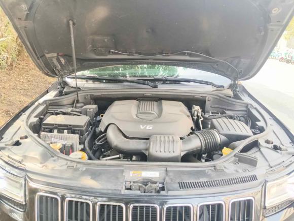 [南京·苏A] 二手Jeep大切诺基2016款 3.0L 舒享导航版