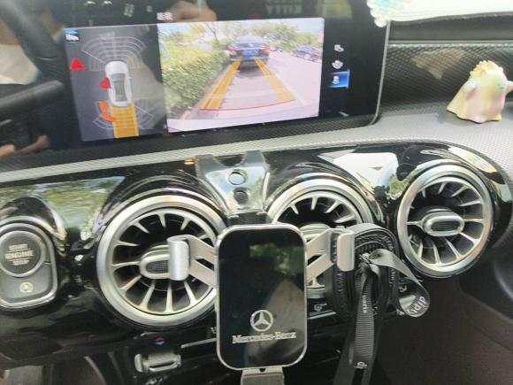 [上海·沪C] 二手奔驰奔驰A级2019款 A 200 L 运动轿车