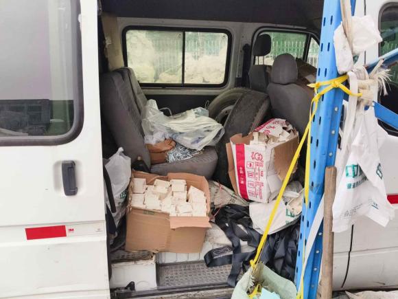 [上海·沪B] 二手福特经典全顺2013款 2.8T改款柴油冰白物流车长轴中顶JX493ZLQ4