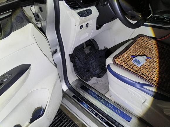 [广州·粤A] 二手别克别克GL82023款 ES陆尊 舒适型