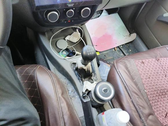 [杭州·浙A] 二手五菱汽车五菱荣光V2019款 1.5L厢式运输车实用型