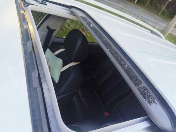 [深圳·粤B] 二手荣威荣威Ei52018款 互联网旗舰版