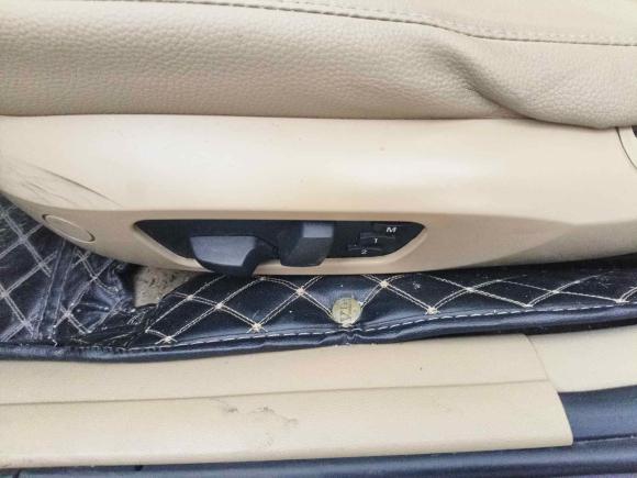 [成都·川G] 二手宝马宝马3系2011款 318i 领先型