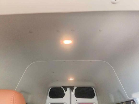 [青岛·鲁U] 二手福特全顺2019款 2.0T柴油多功能商用车中轴中顶6座国VI