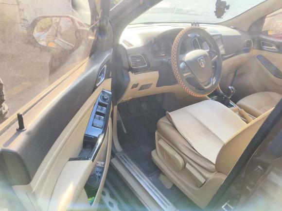 [苏州·苏U] 二手宝骏宝骏7302014款 1.5L 手动豪华型 7座