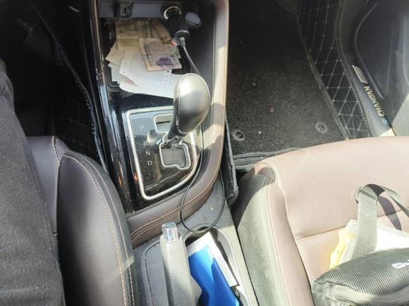 [上海·苏M] 二手长安逸动DT2018款 1.6L 自动智享型