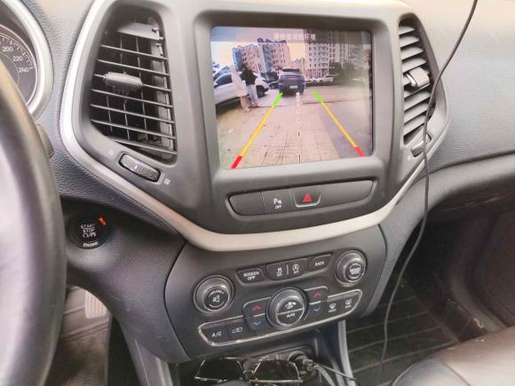 [青岛·鲁B] 二手Jeep自由光2016款 2.4L 专业智能版