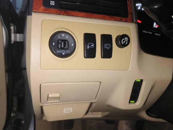 [广州·粤A] 二手丰田皇冠2005款 3.0L Royal Saloon