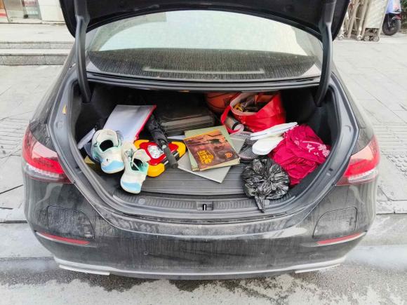 [上海·沪A] 二手奔驰奔驰E级新能源2022款 改款三 E 350 e L 插电式混合动力轿车