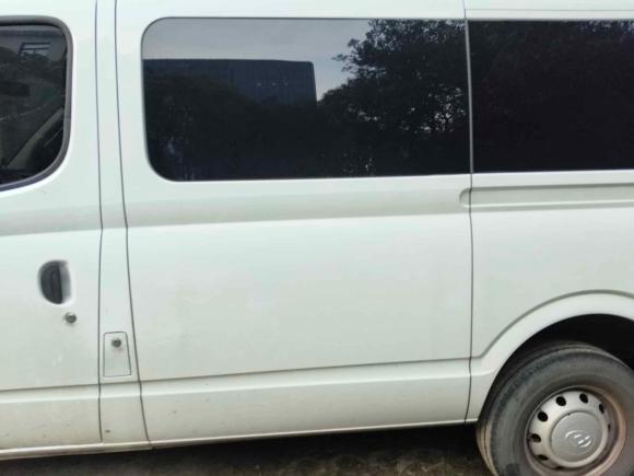 [上海·沪D] 二手上汽大通MAXUS新途V802021款 2.0T 手动经典傲运通短轴中顶5/6座