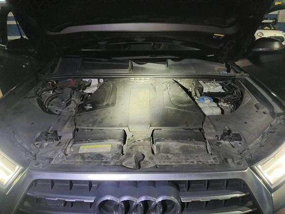 [上海·沪A] 二手奥迪奥迪Q72016款 40 TFSI 舒适型