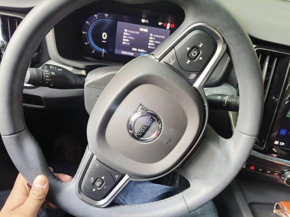 [苏州·苏U] 二手沃尔沃沃尔沃S602023款 B4 智逸豪华版