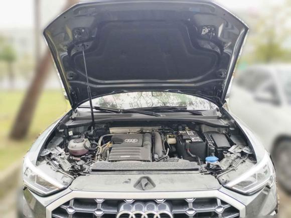 [南昌·粤C] 二手奥迪奥迪Q32022款 35 TFSI 时尚动感型