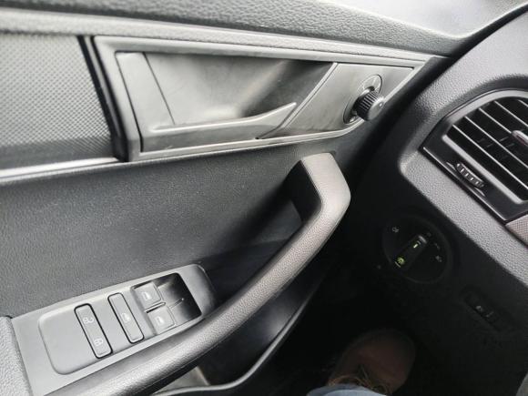 [上海·沪D] 二手斯柯达晶锐2017款 1.4L 自动车享版