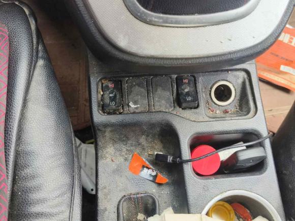 [上海·皖L] 二手哈弗哈弗H62017款 经典版 1.5T 手动两驱精英型