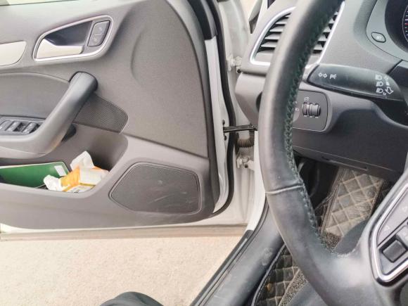 [济南·鲁A] 二手奥迪奥迪Q32018款 30周年年型 30 TFSI 时尚型